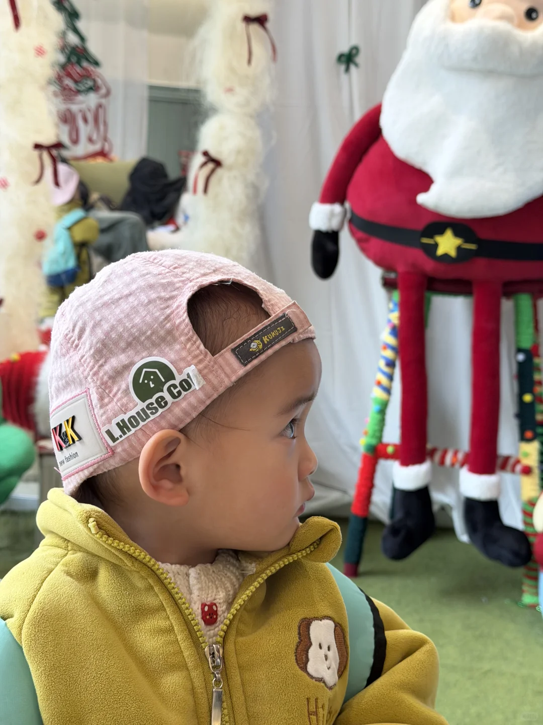 赣州这家咖啡店已经开启5G-a星星人过圣诞！！