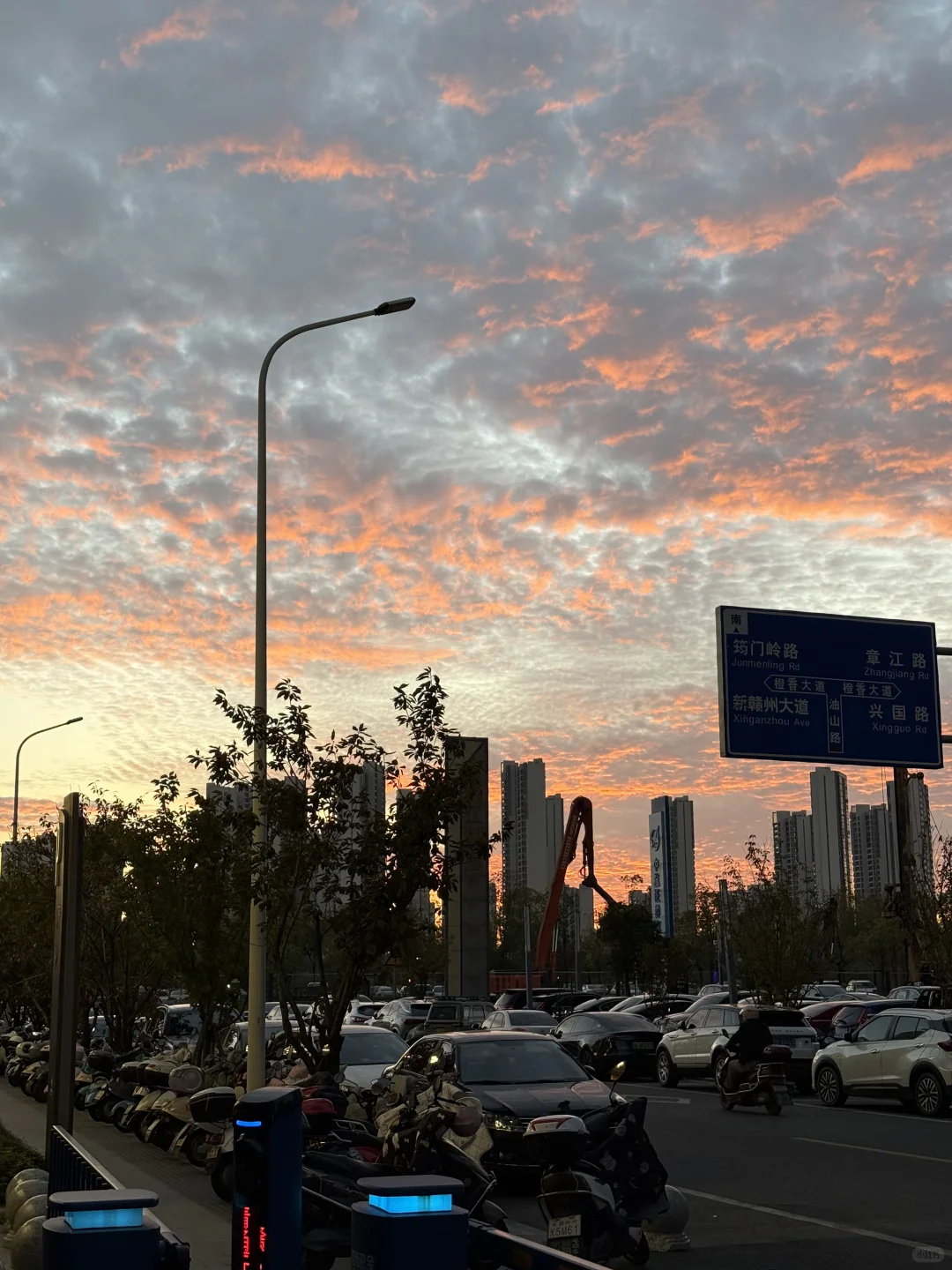 大家拍了今晚的赣州天空吗！！！！