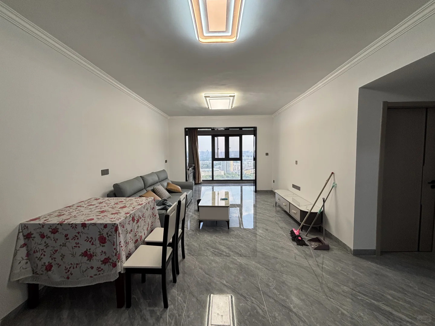 新建红谷滩两房出租