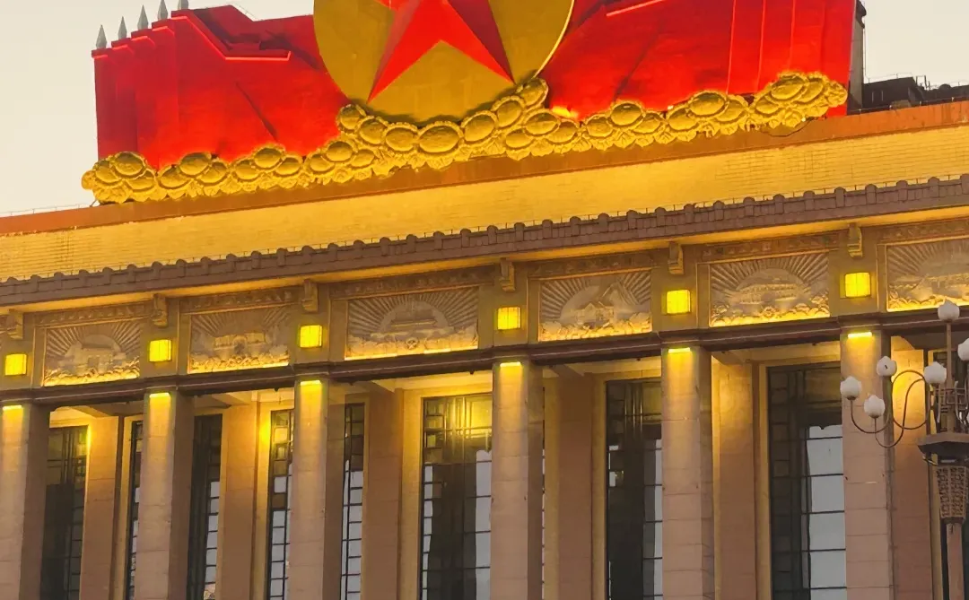 八一广场干架厉害的修摄阿龙，上班上班