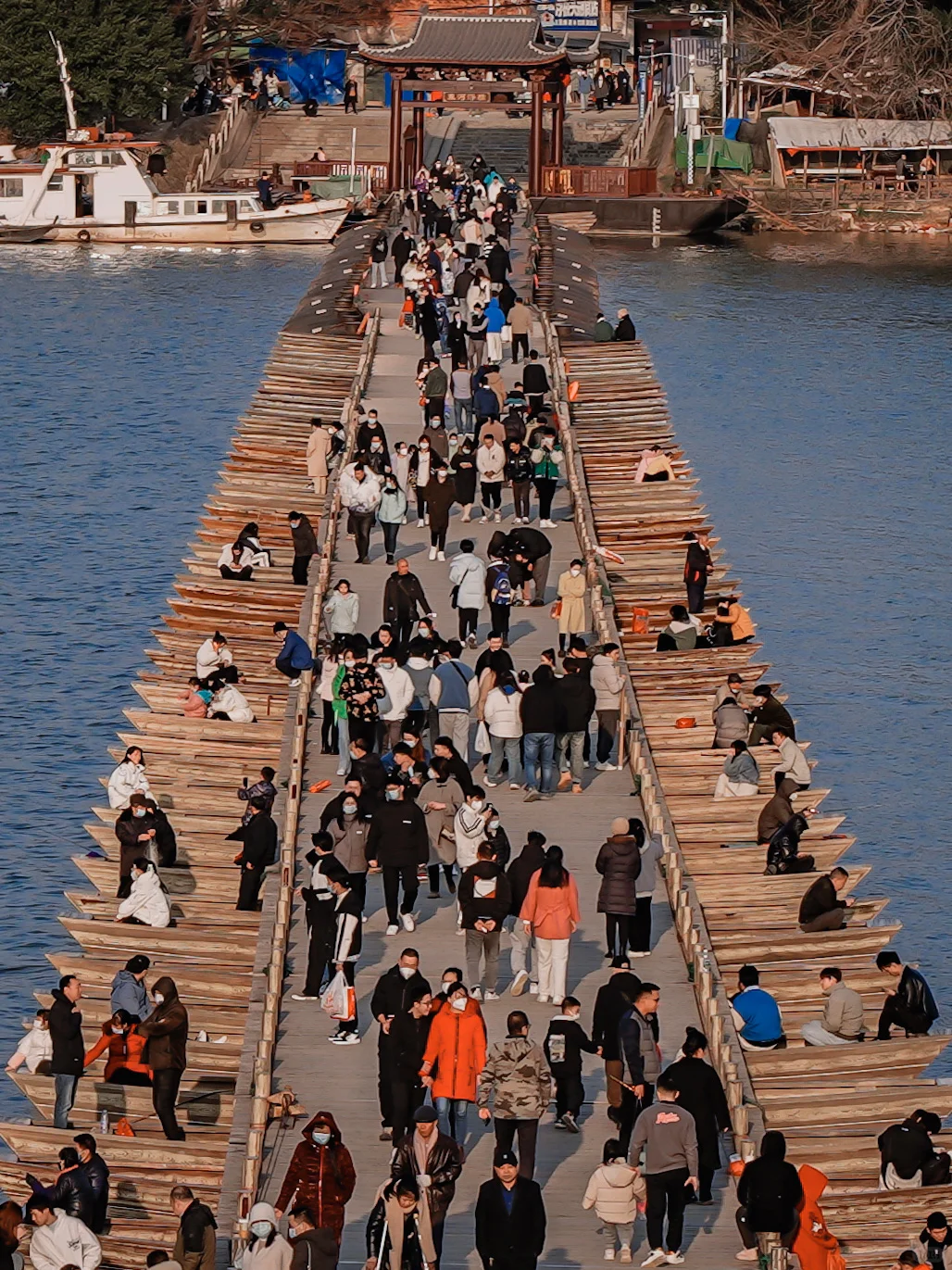 总要去趟浮桥🛶感受属于赣州的独特浪漫