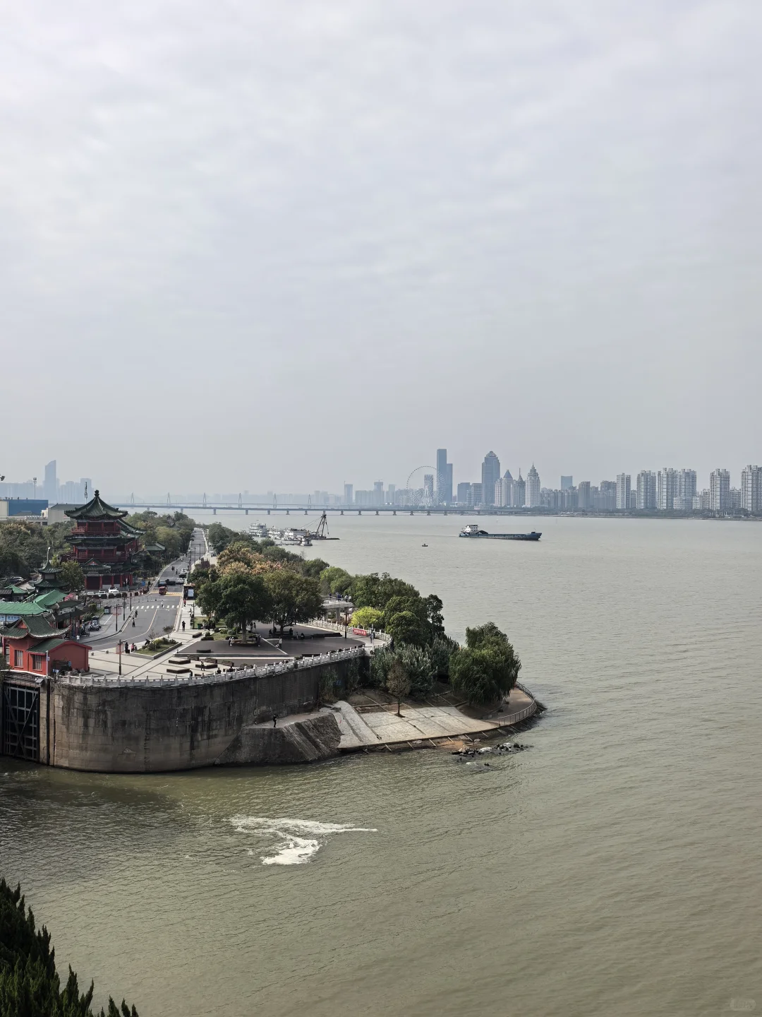 终于登上滕王阁了