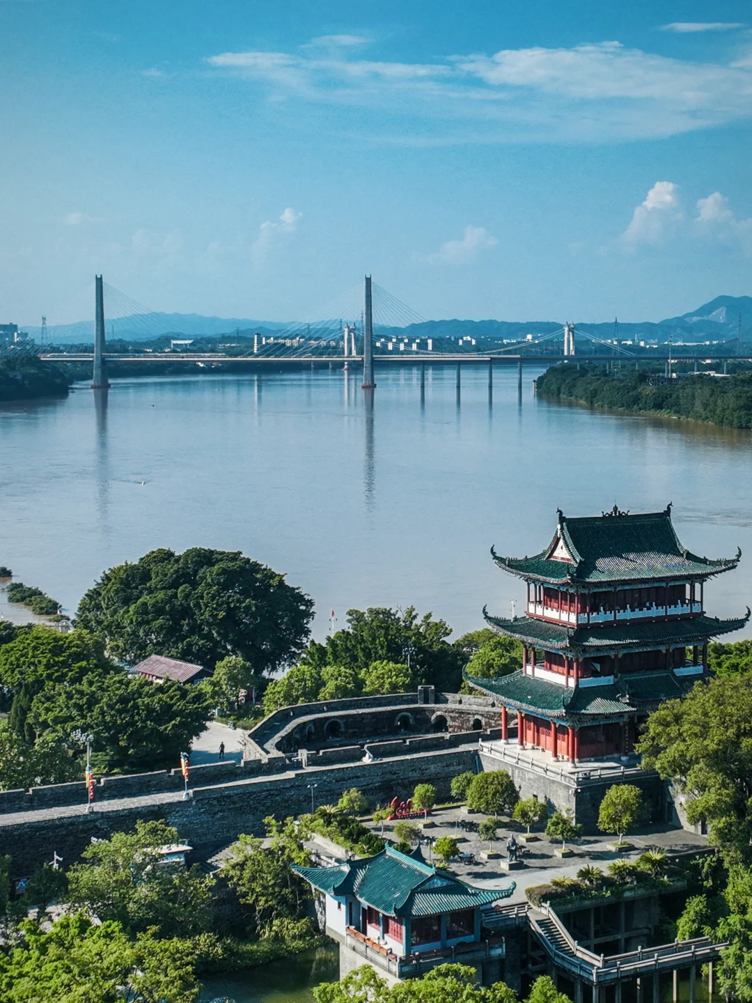 以为滕王阁很美了，直到我到了赣州八境台