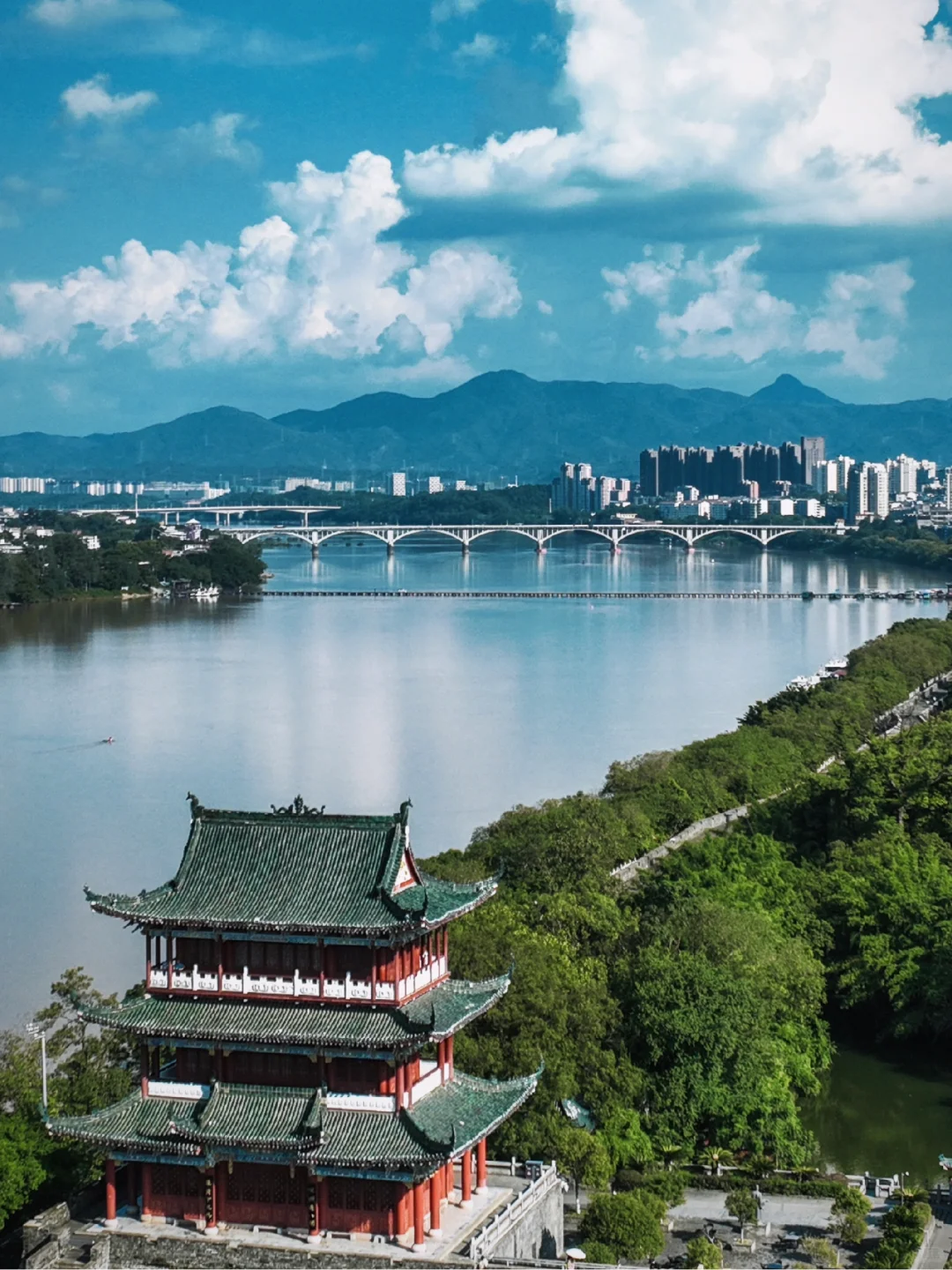 以为滕王阁很美了，直到我到了赣州八境台