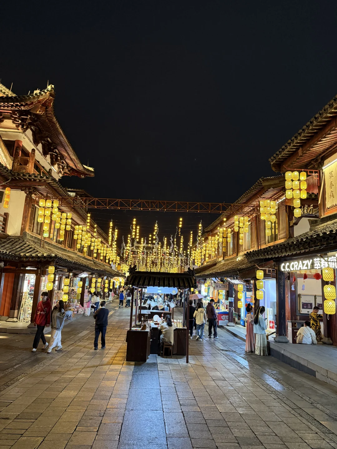 赣州宋城夜景，人少清净