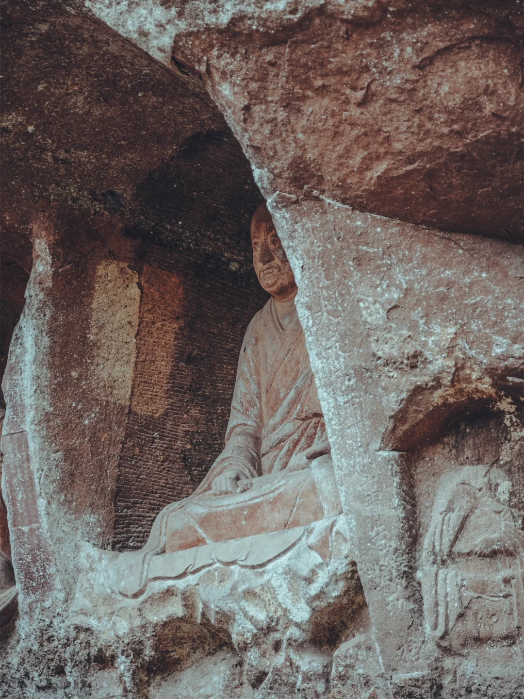 Here is赣州 | 通天岩石窟-有点震撼的美