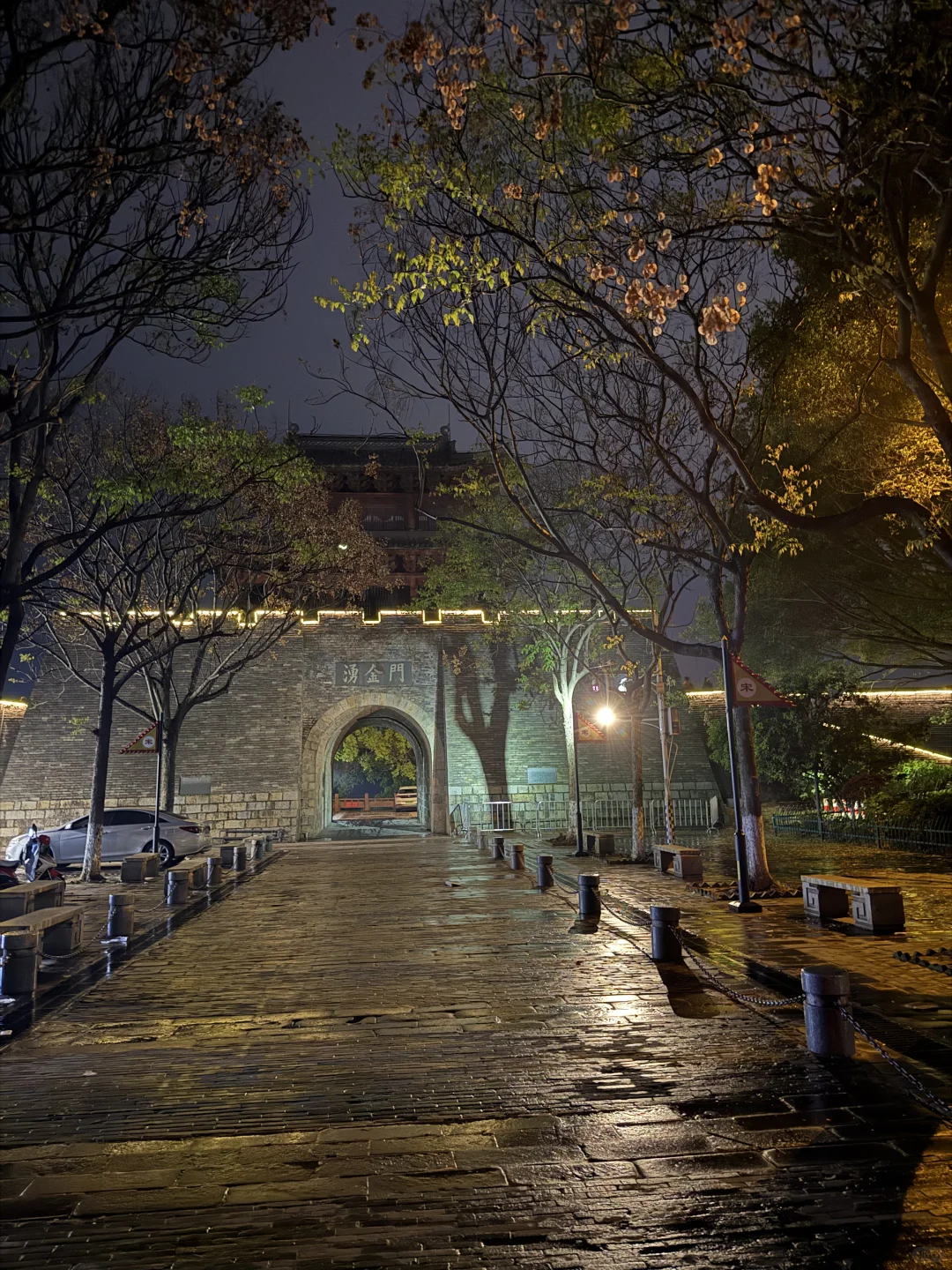 赣州宋城夜景，人少清净