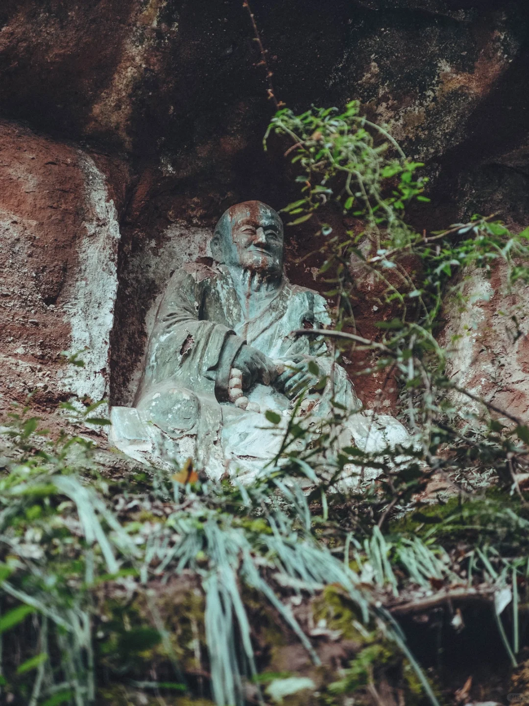 Here is赣州 | 通天岩石窟-有点震撼的美