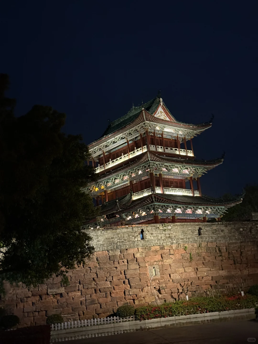 赣州宋城夜景，人少清净