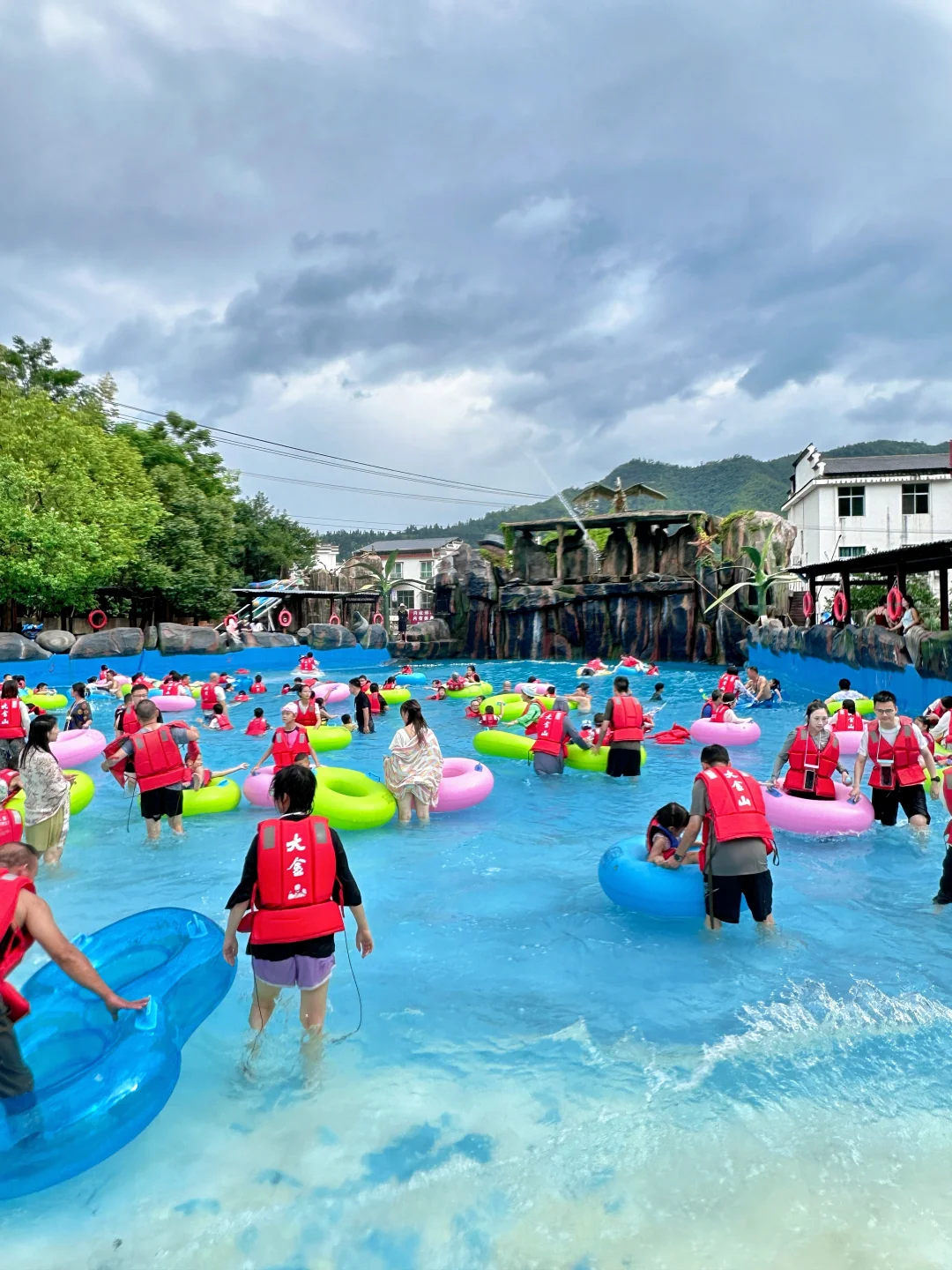 被赣州朋友硬拖去大金山漂流，结果…....