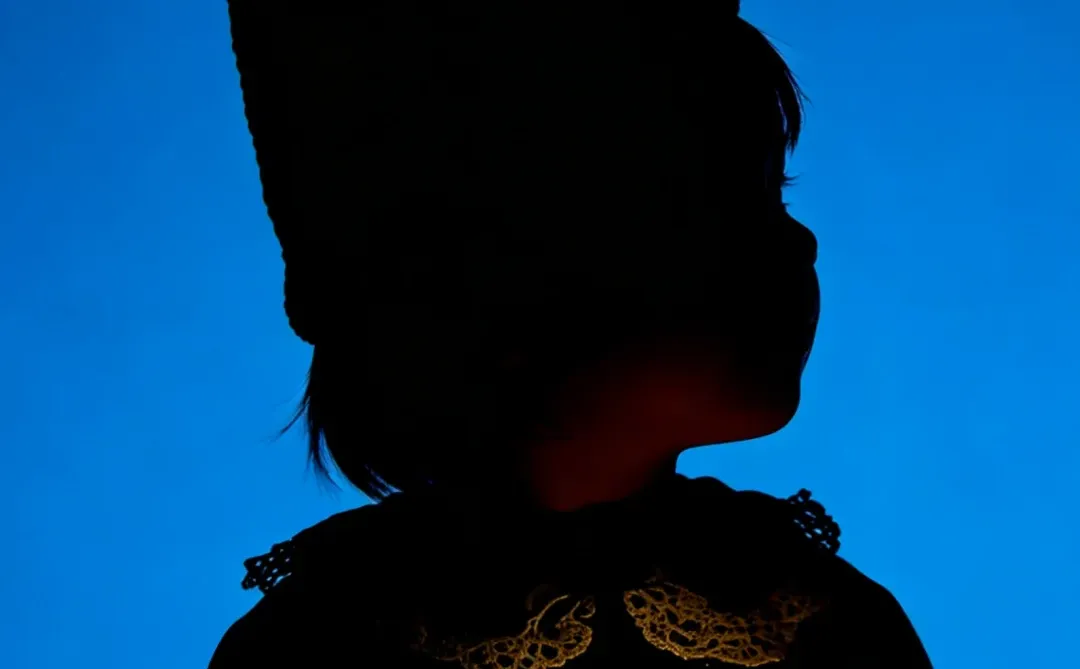 天上的星星不说话，地上的妈妈想娃娃