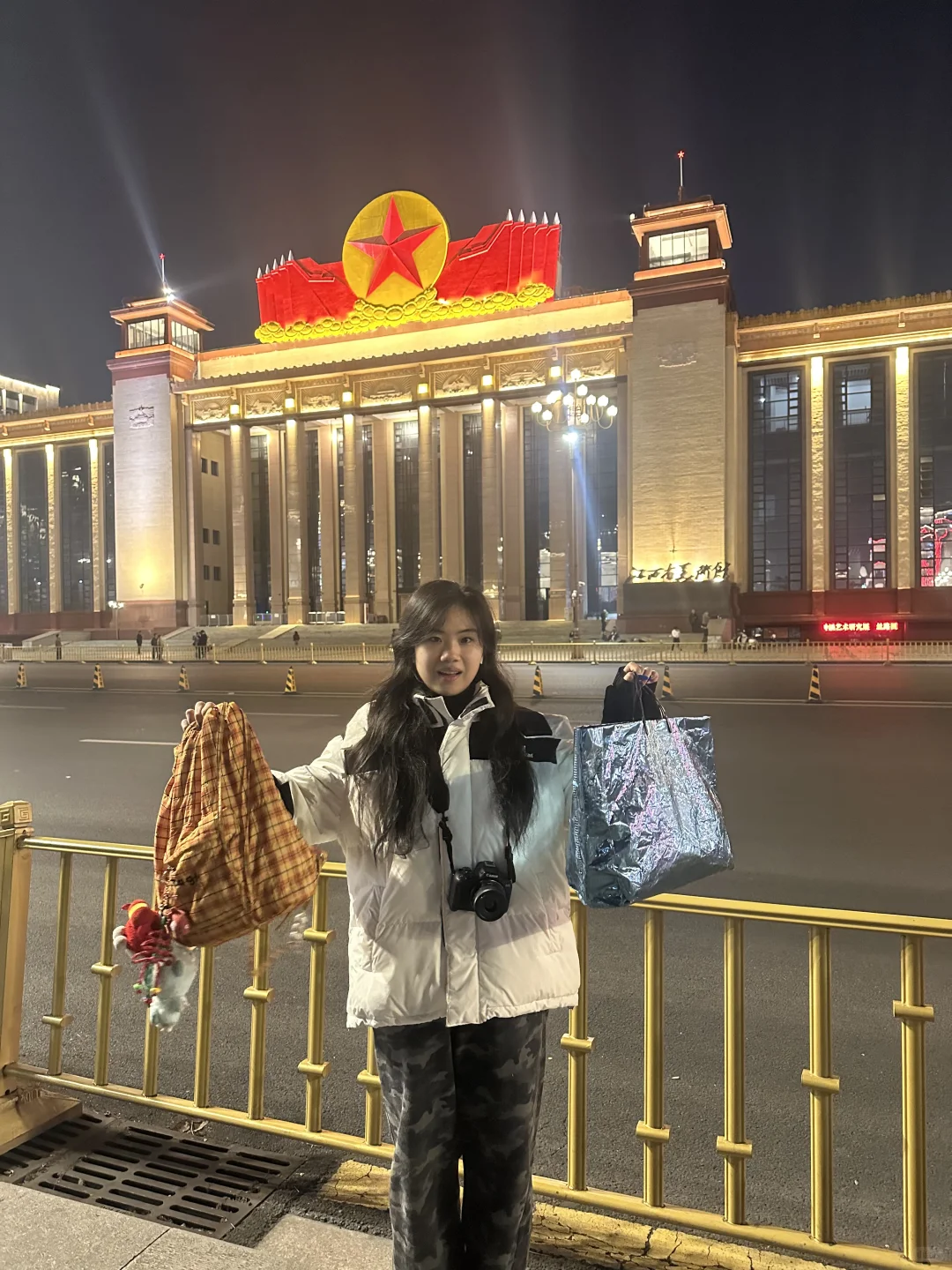 12.7 八一广场拍照找这个女摄只需6R一张！