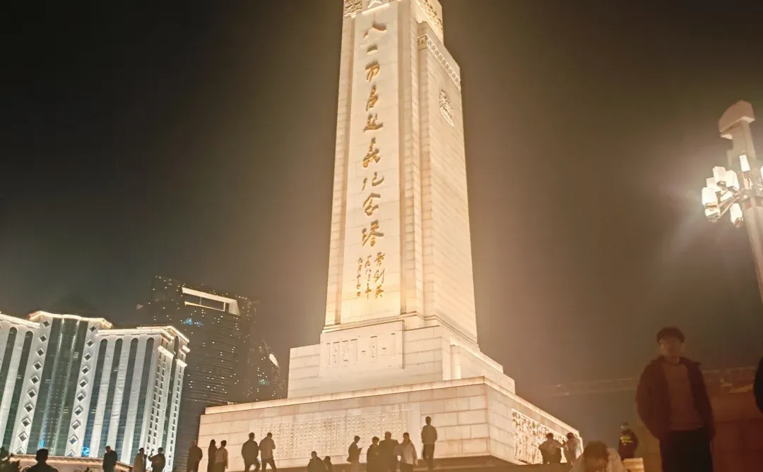 八一广场喷泉表演终于看过一次了