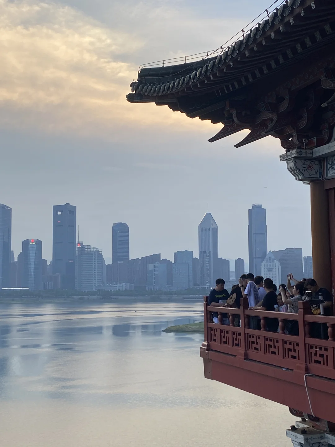 没有落霞，也没有孤鹜