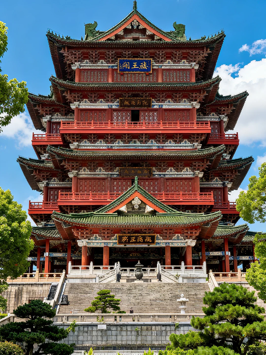 今天来给大家分享一下我眼中超美的南昌