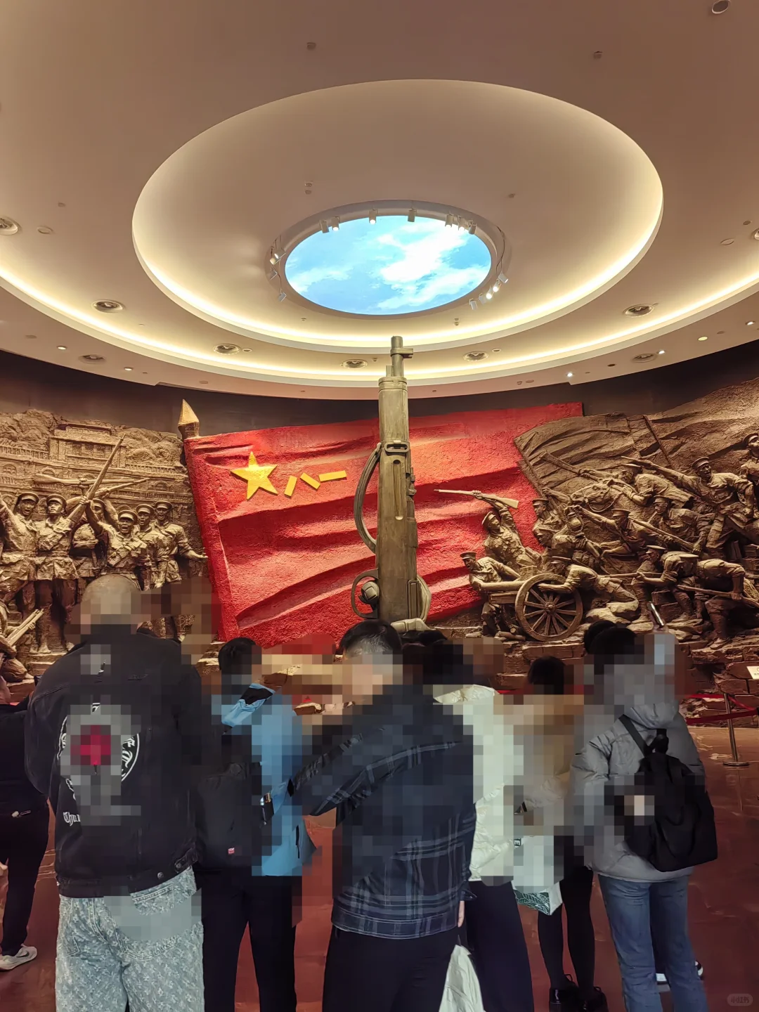 今日份南昌八一馆早上入馆人流量实况