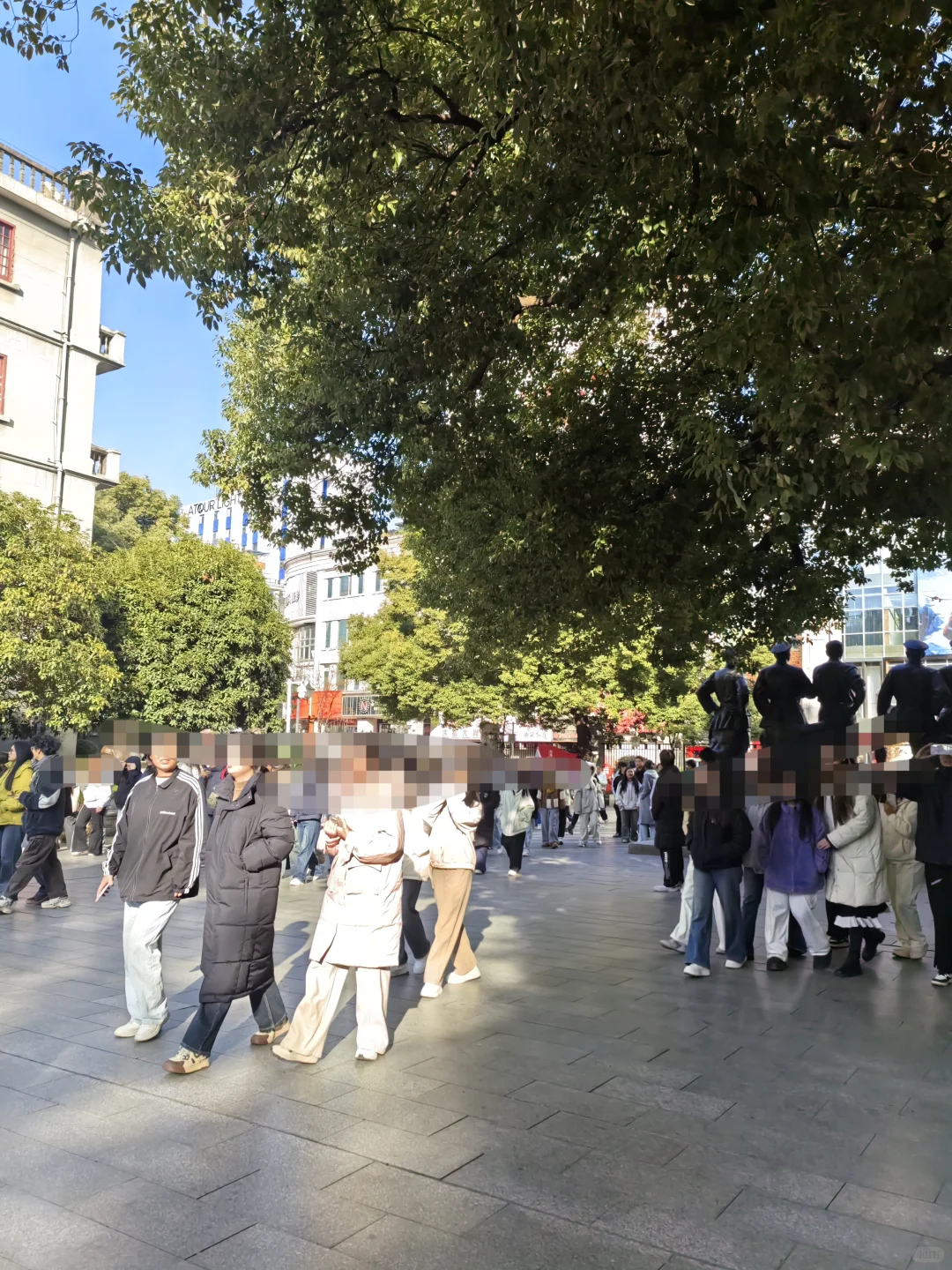 今日份南昌八一馆早上入馆人流量实况