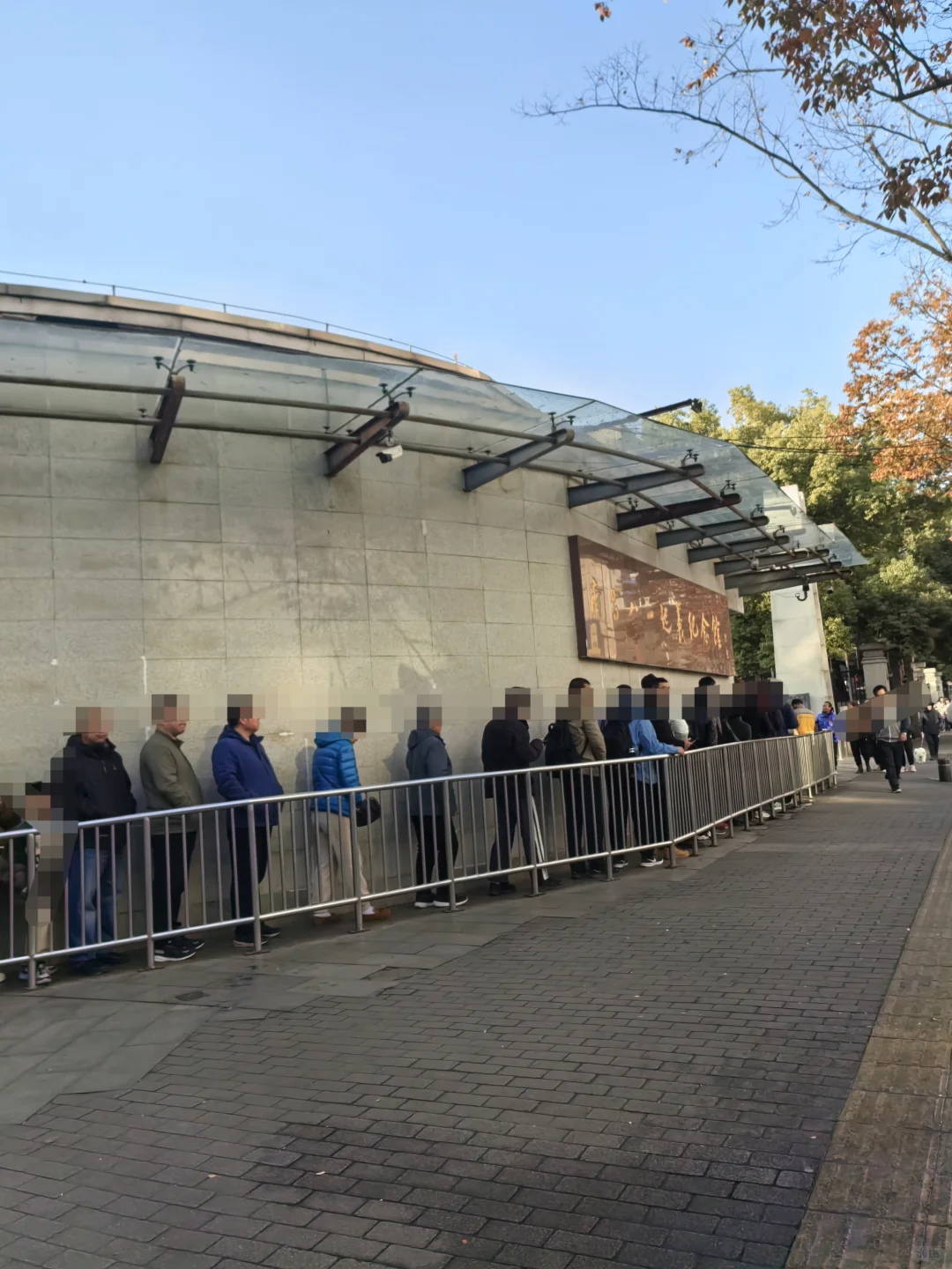 今日份南昌八一馆早上入馆人流量实况