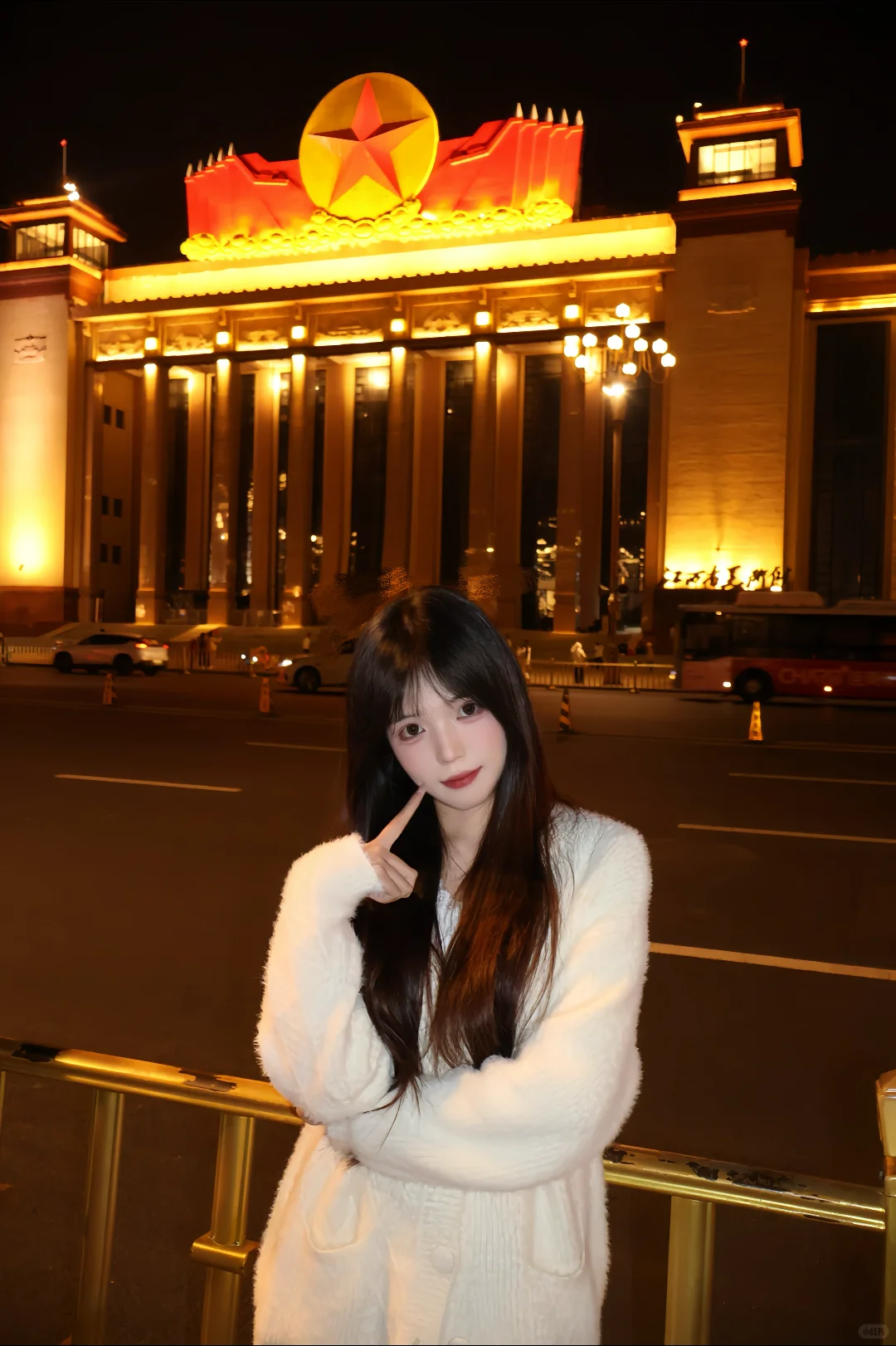 八一广场拍照找这个女摄只需6R一张！