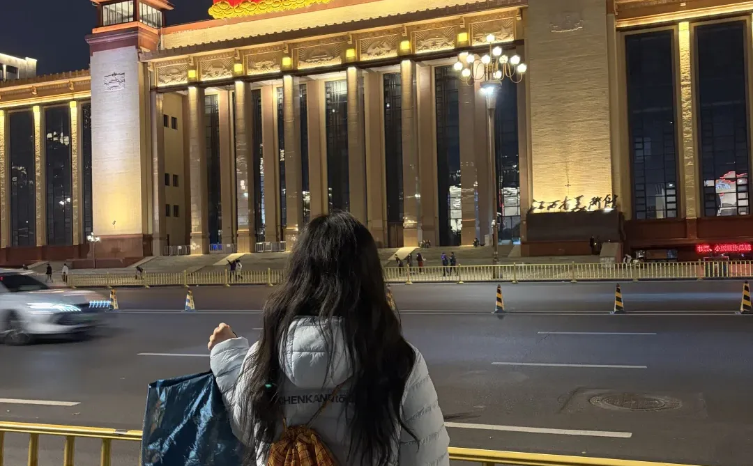 12.16 八一广场拍照找这个女摄只需6R一张！