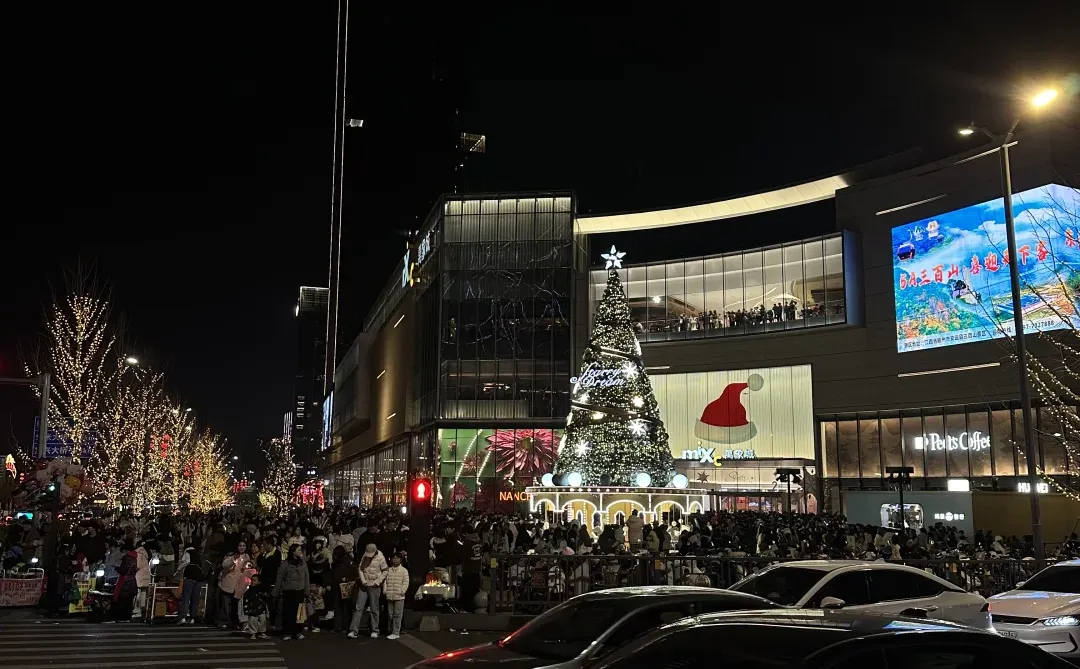 12.13live南昌万象城！圣诞树这人潮疯了！！
