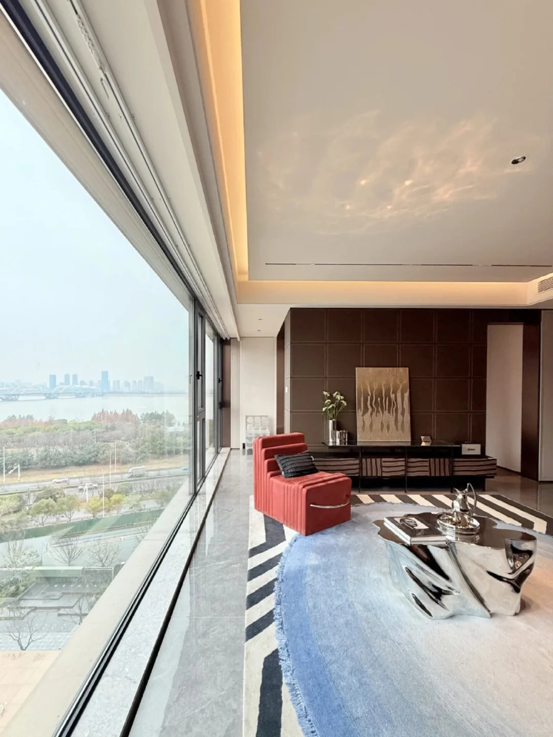 终于等到啦！南昌一线江景139平150多万！