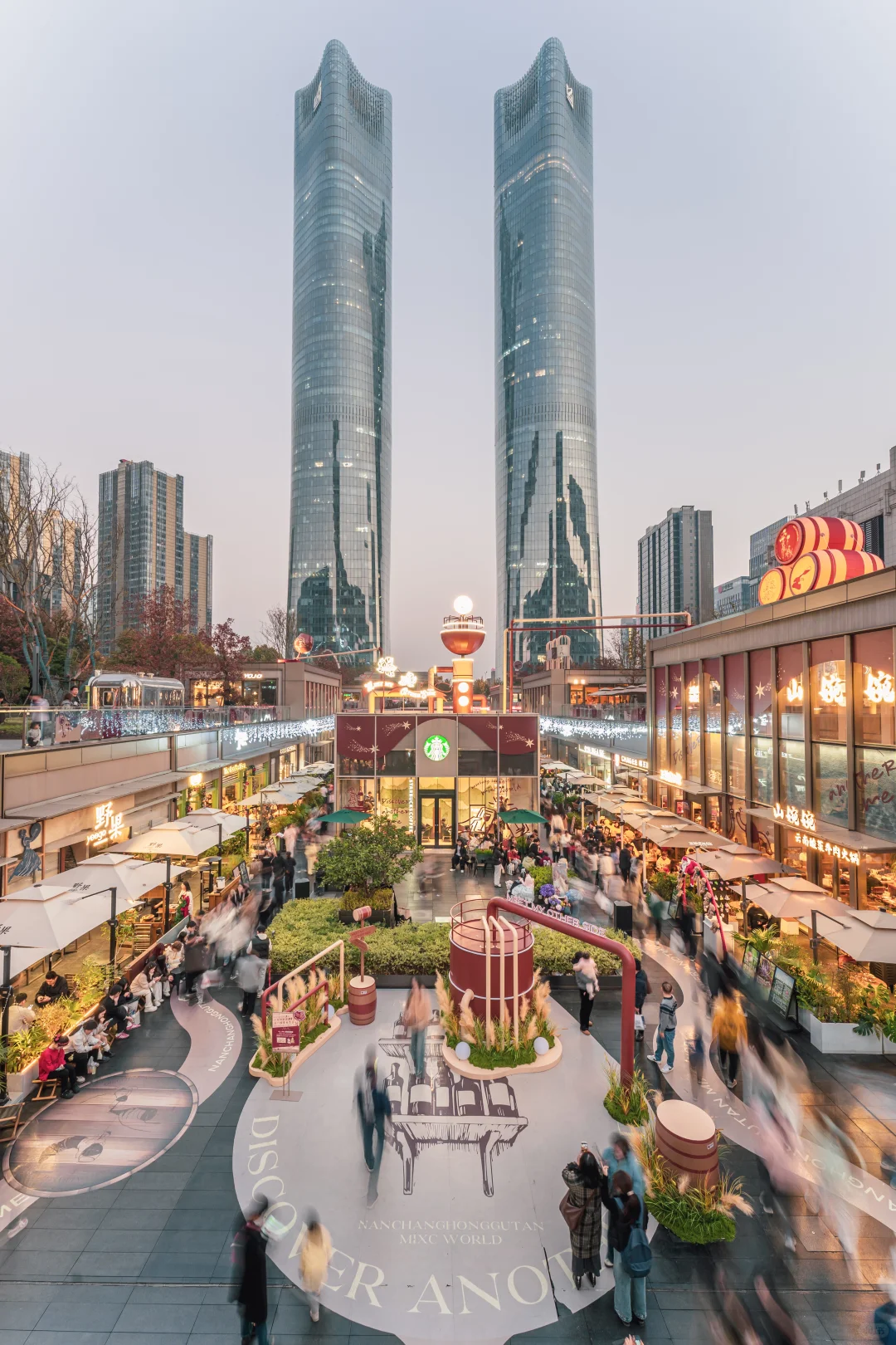 南昌圣诞🎄｜红谷滩空降微醺红酒小镇