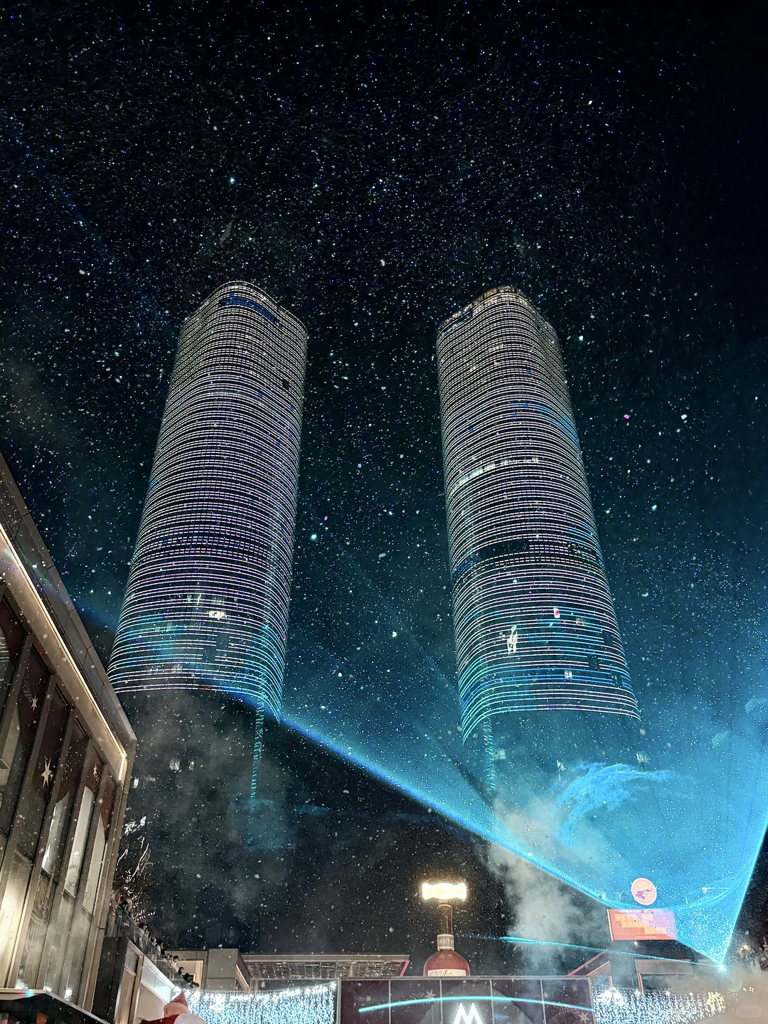 12.6实况 | 南昌万象天地极光初雪❄️