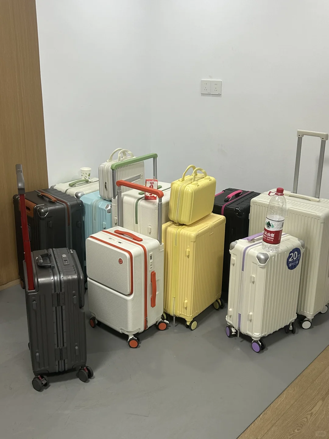 南昌行李箱公司出样品行李箱