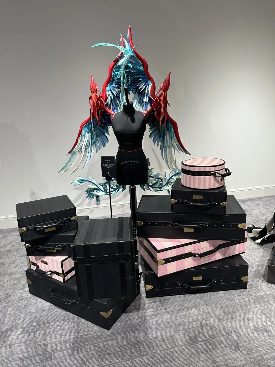 南昌维秘女孩集合！万象城新店开业福利炸场