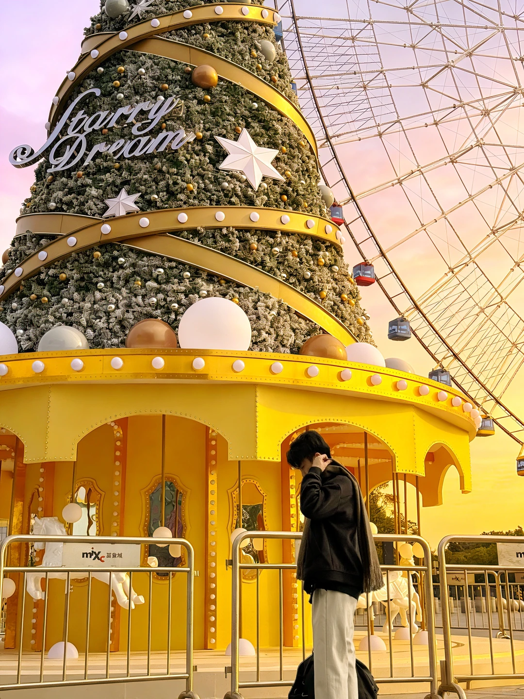 🎡 南昌冬日限定：当圣诞树遇见「南昌之星」