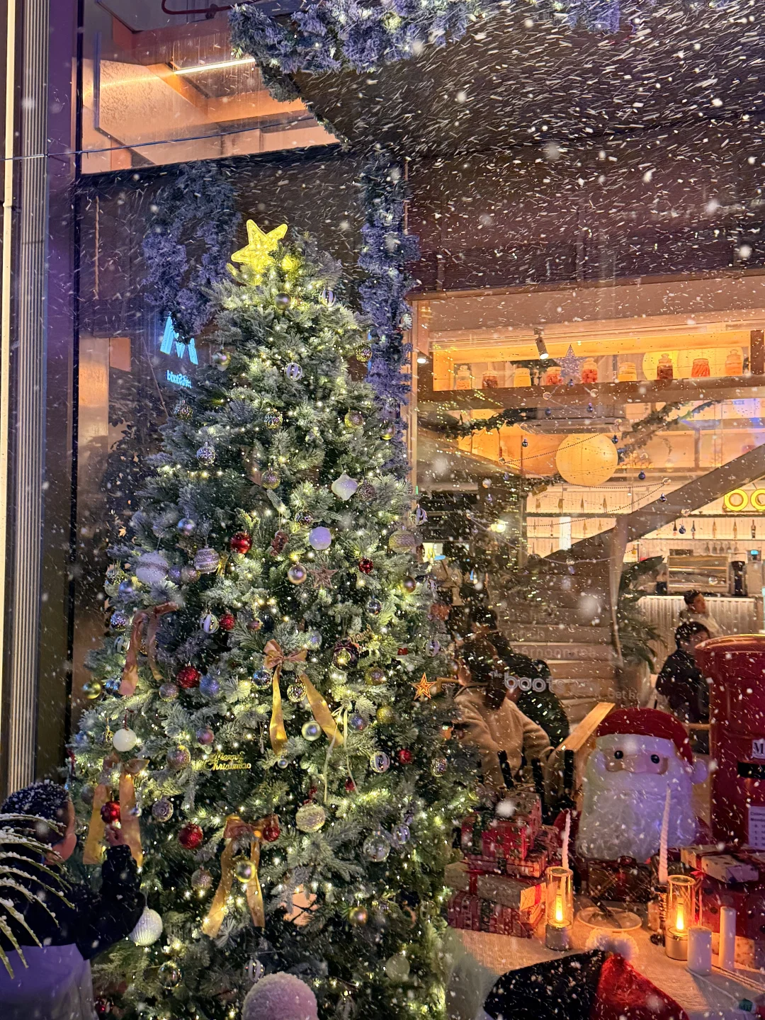 12.6实况 | 南昌万象天地极光初雪❄️