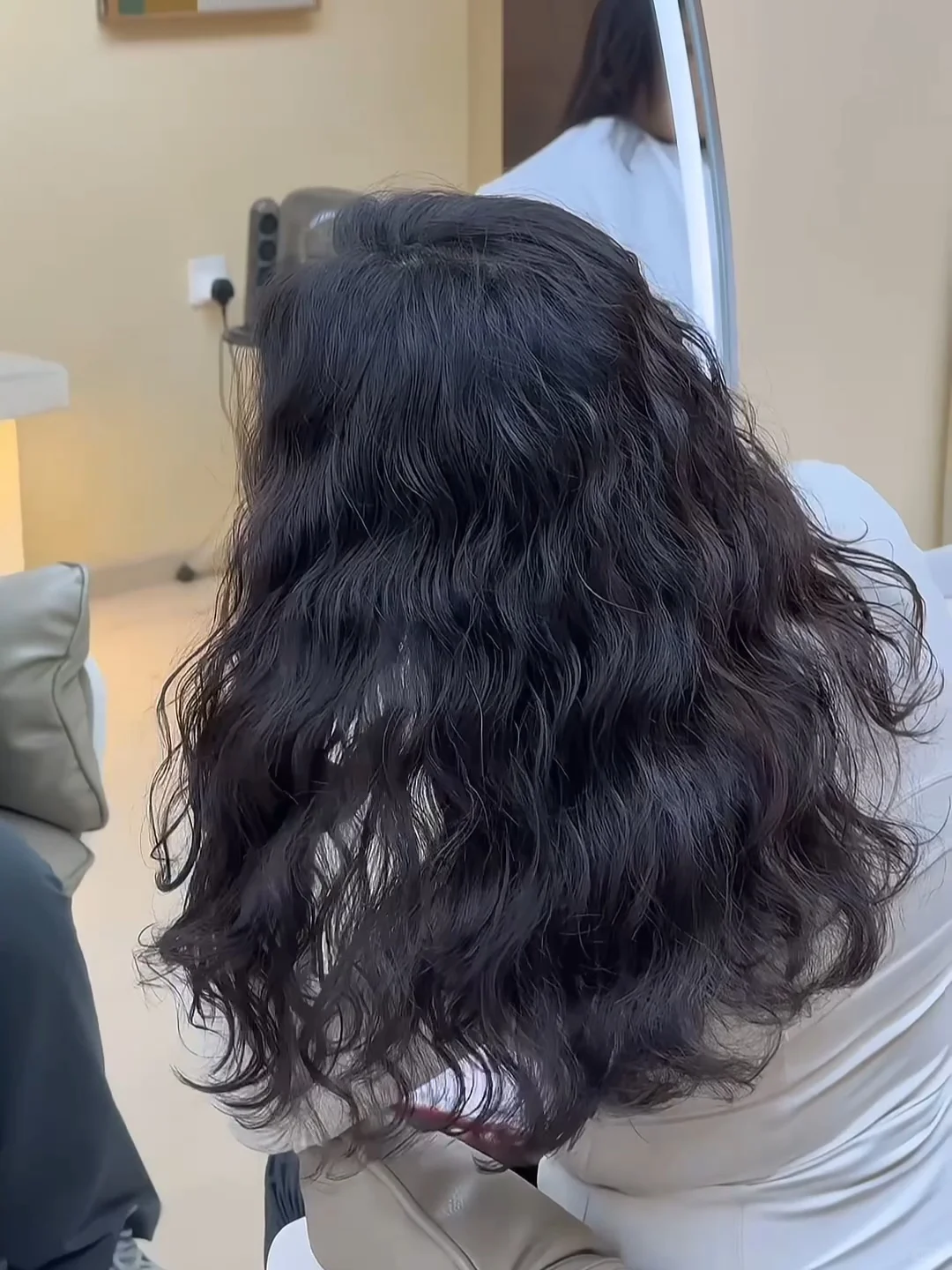 在徐州i人理发师开了一家i人友好的烫发店