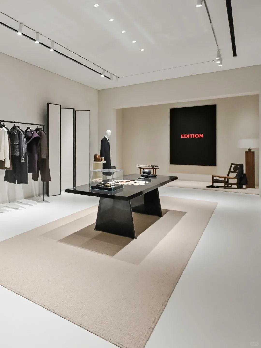 EDITION RED LABEL 首家旗舰店南京德基启幕