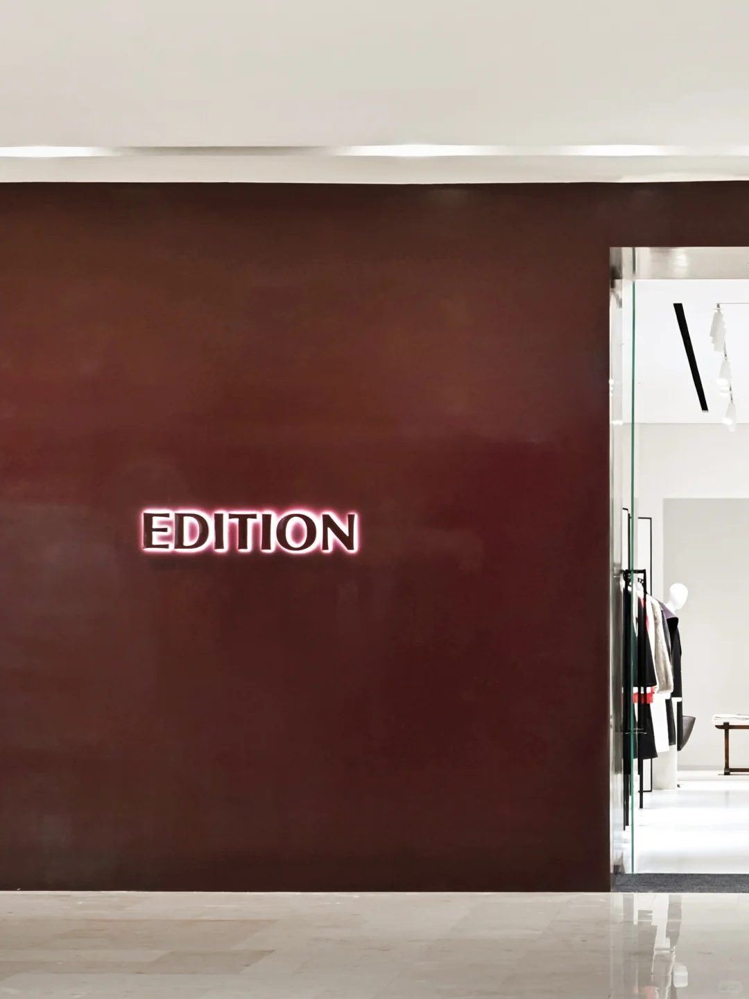 EDITION RED LABEL 首家旗舰店南京德基启幕