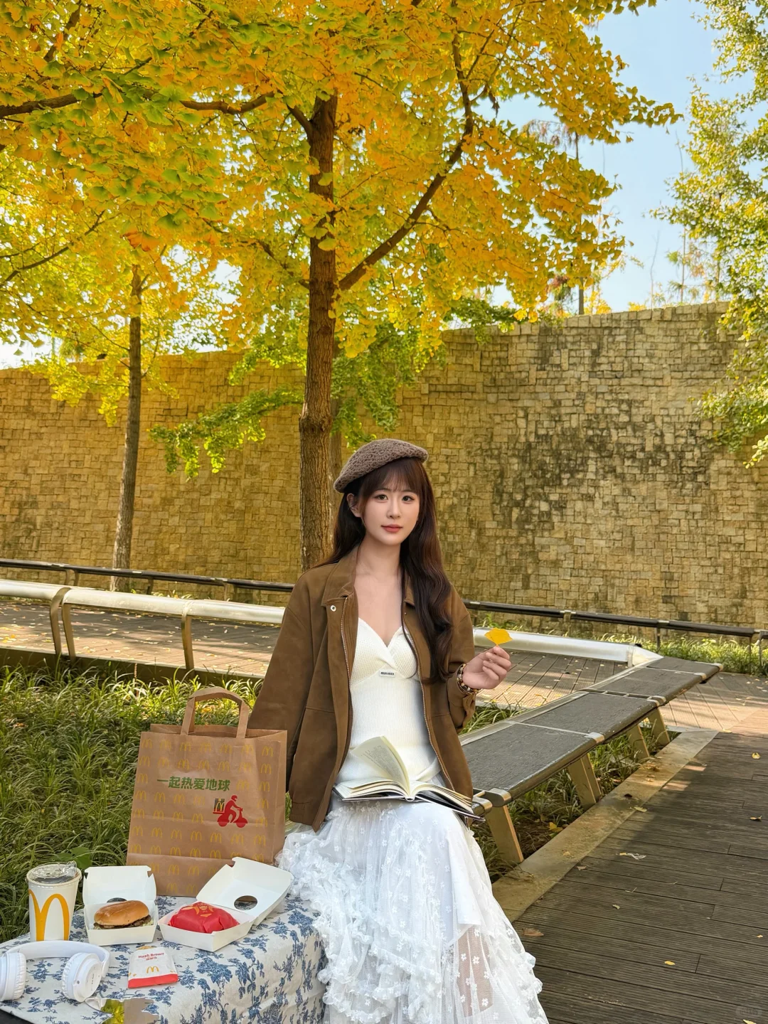 11.14实况！南京🈚️人银杏大道！！杀疯了。。。