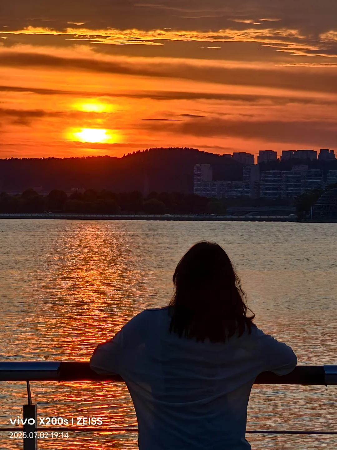 邂逅了一场橘子色的日落🌅