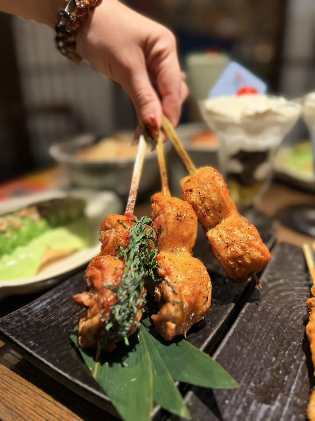 南京东路步行街，很适合一两人食的。。。