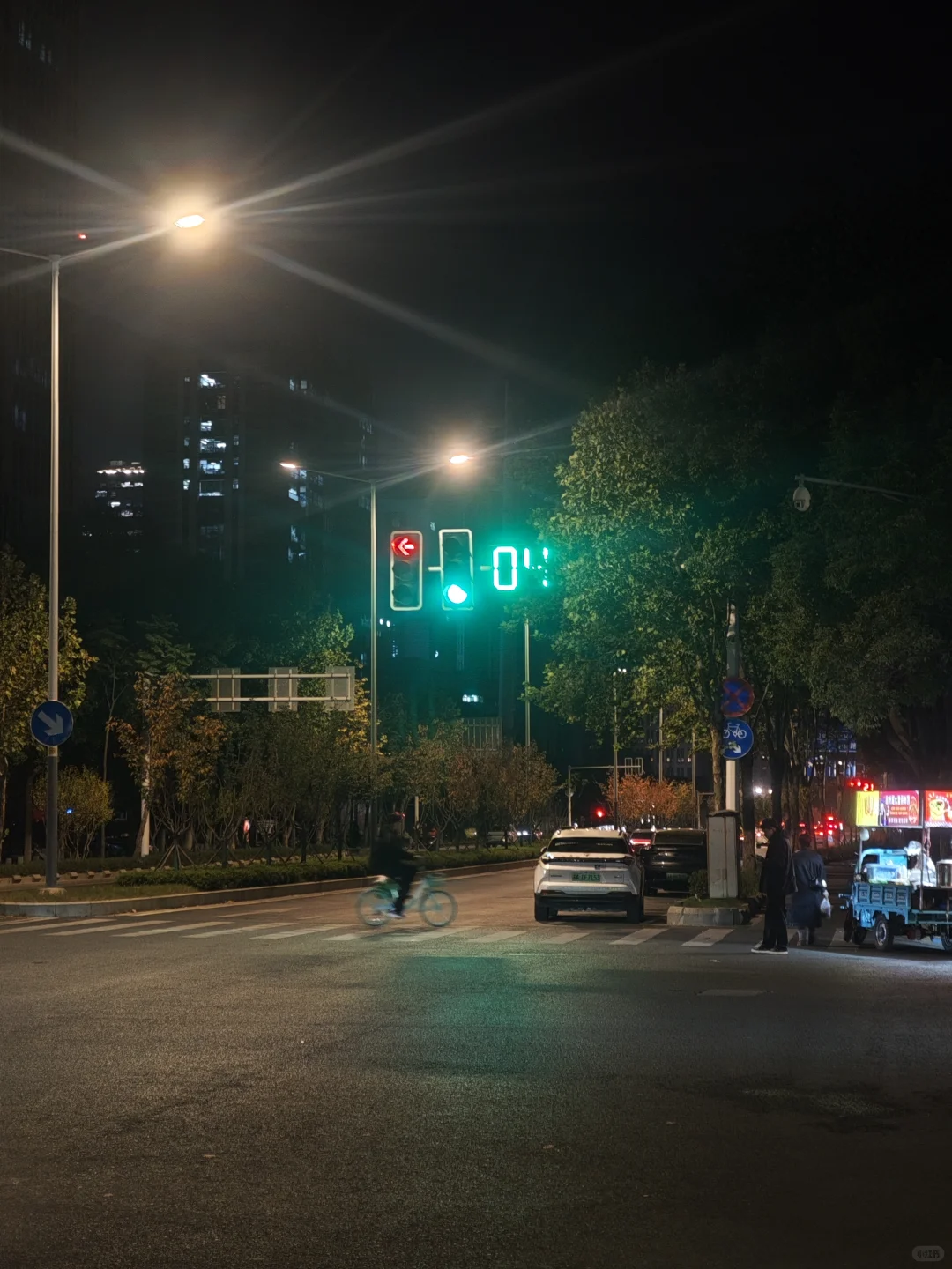 只有我一个人觉得南京的红绿灯很可爱吗