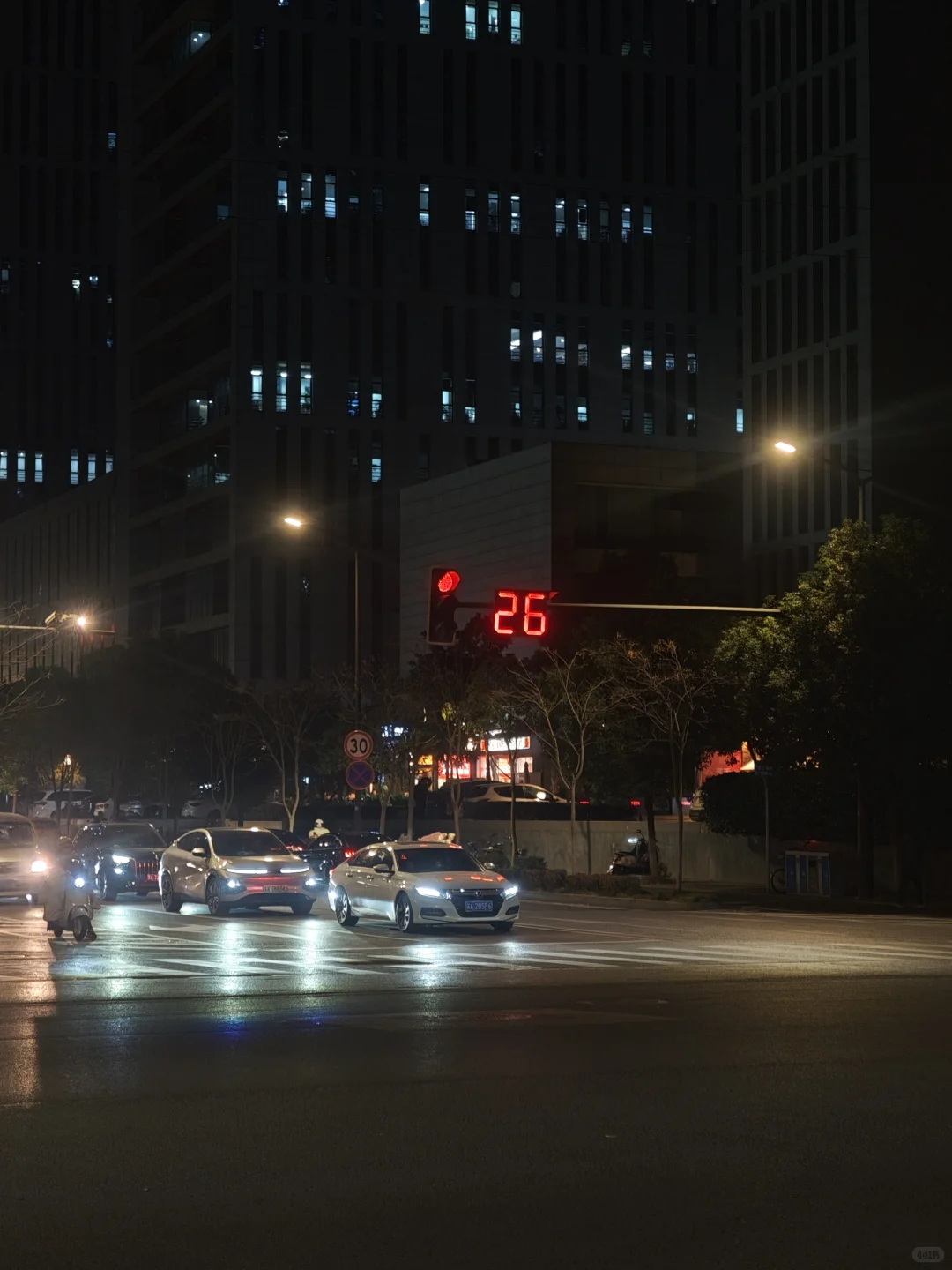 只有我一个人觉得南京的红绿灯很可爱吗