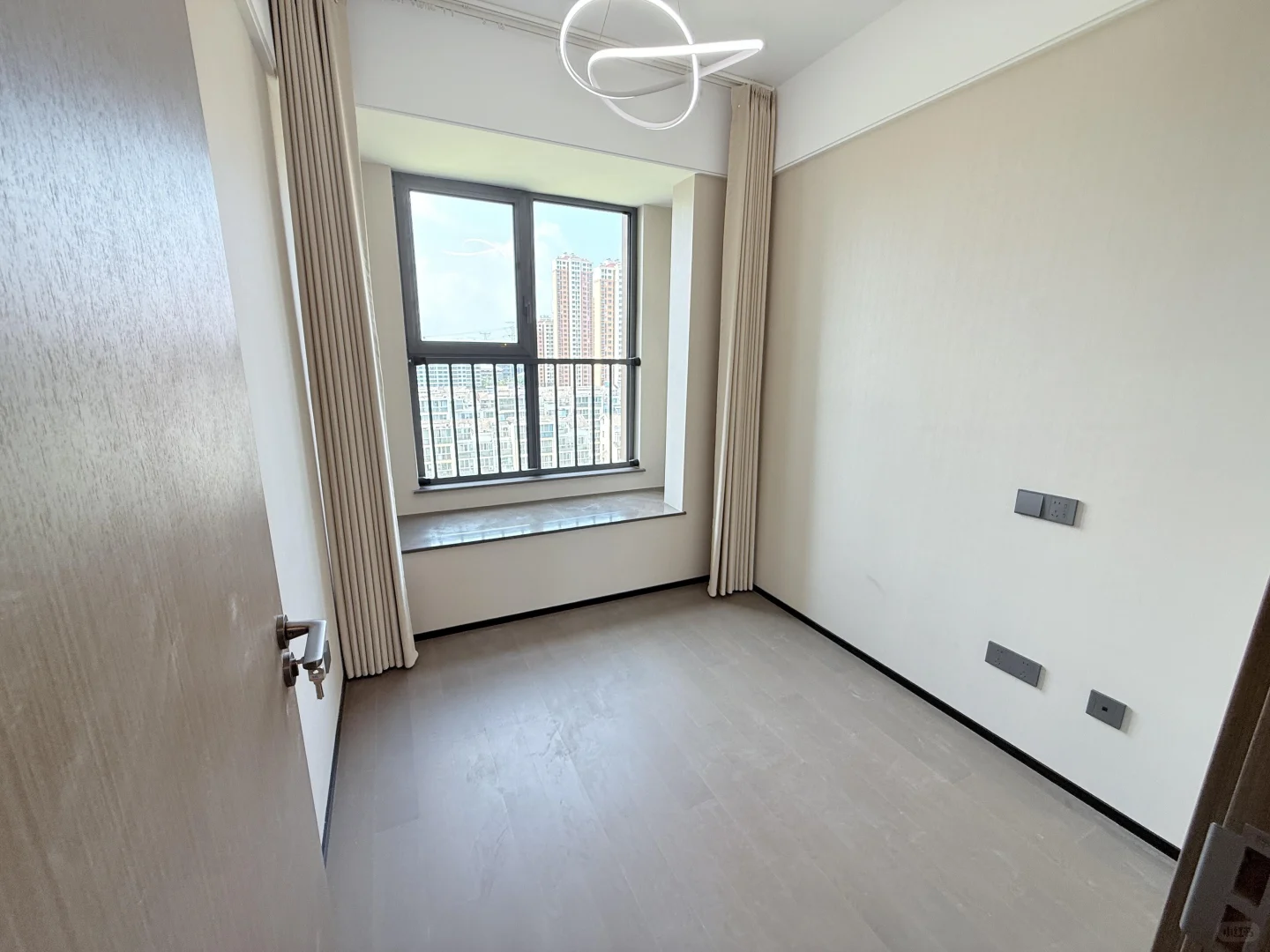 苏州独墅湖租房星越湖滨三房两厅两卫4200||