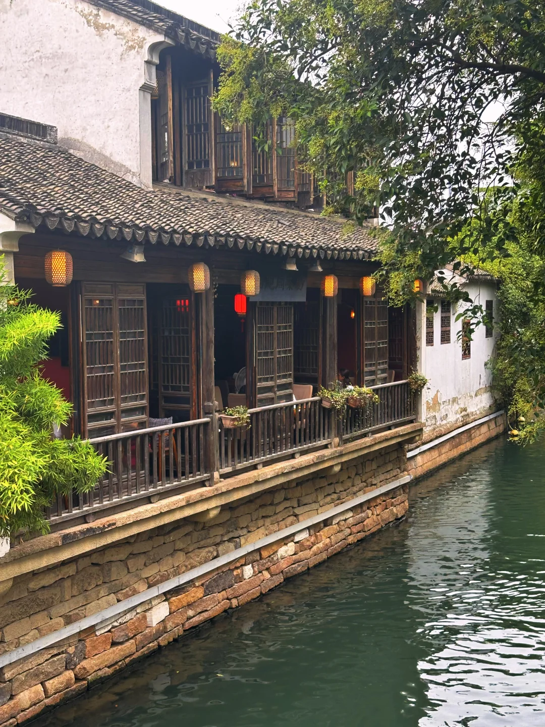 在苏州的诗词里，寻一场烟雨行舟🍃