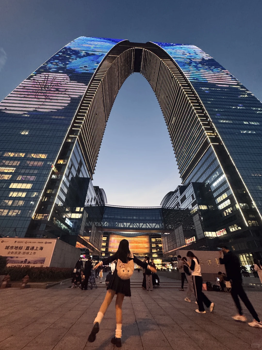 东方之门也太好拍了