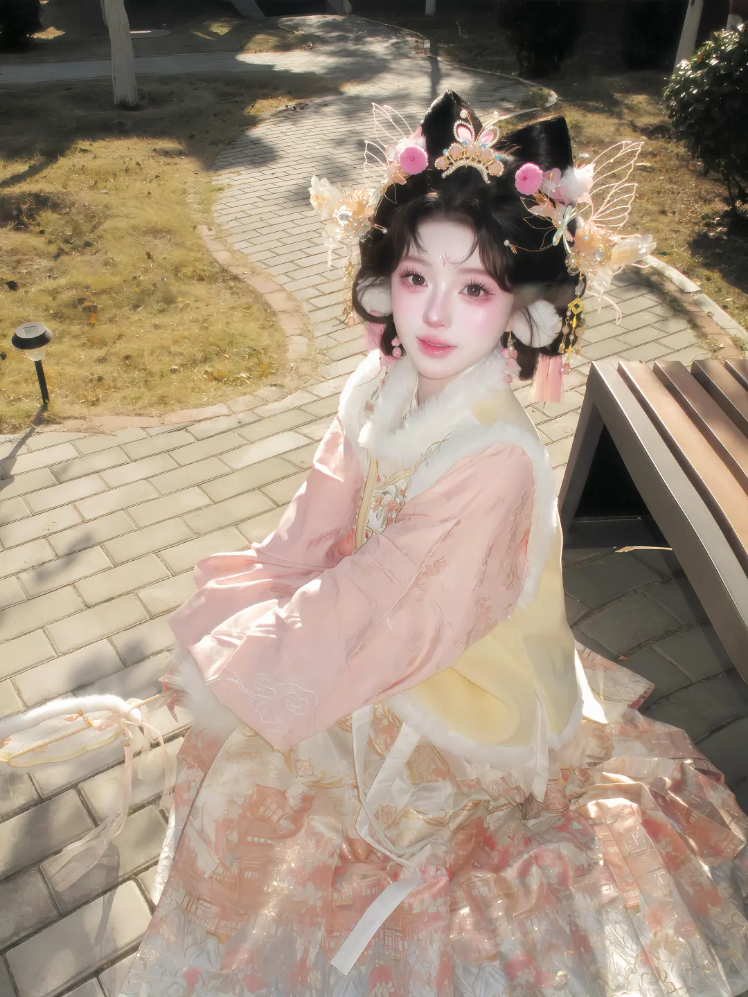 在苏州拍到了超适合圆脸饱饱的冬日汉服~