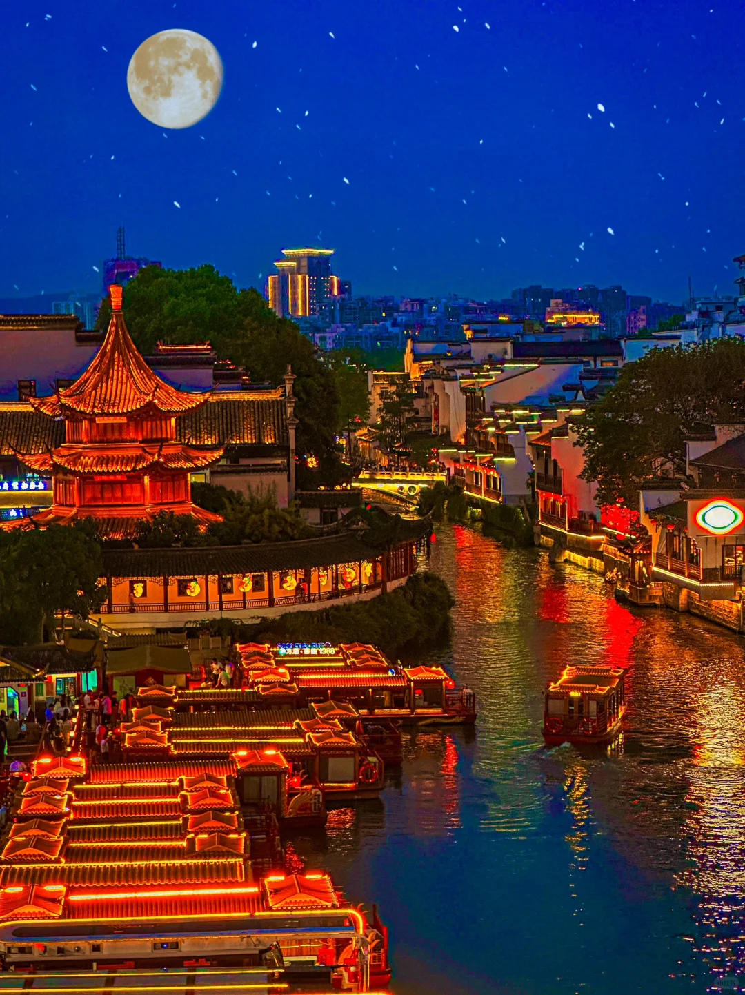 终于懂了！什么叫“夜泊秦淮近酒家🏮”