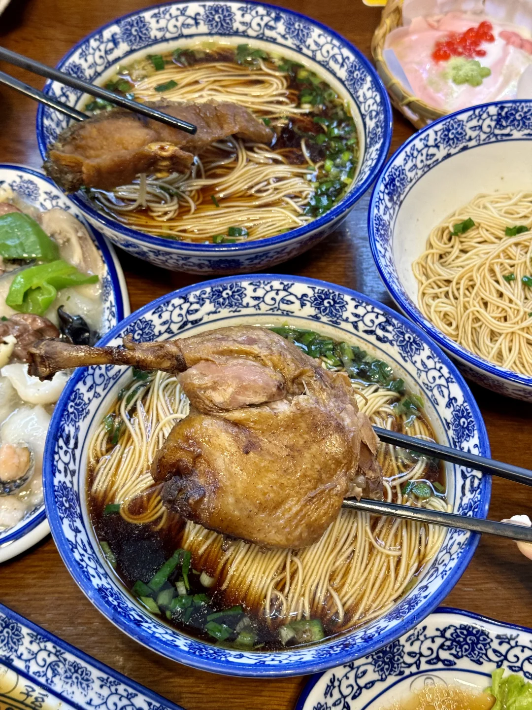 来苏州第一件事🥢直奔山塘街坐游船吃苏式面