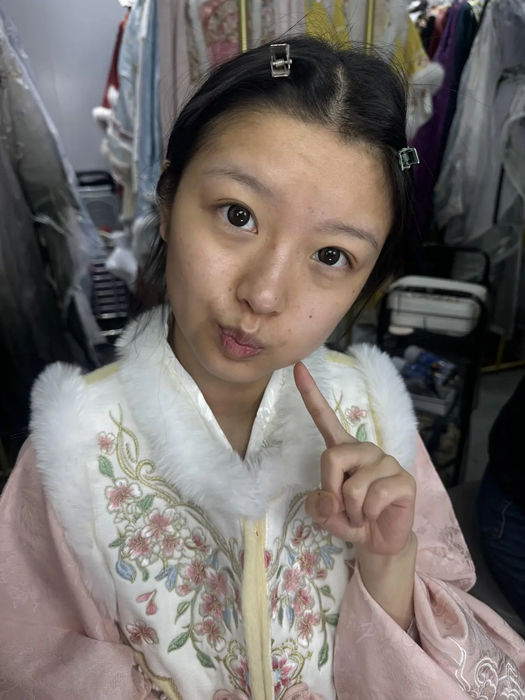 在苏州拍到了超适合圆脸饱饱的冬日汉服~