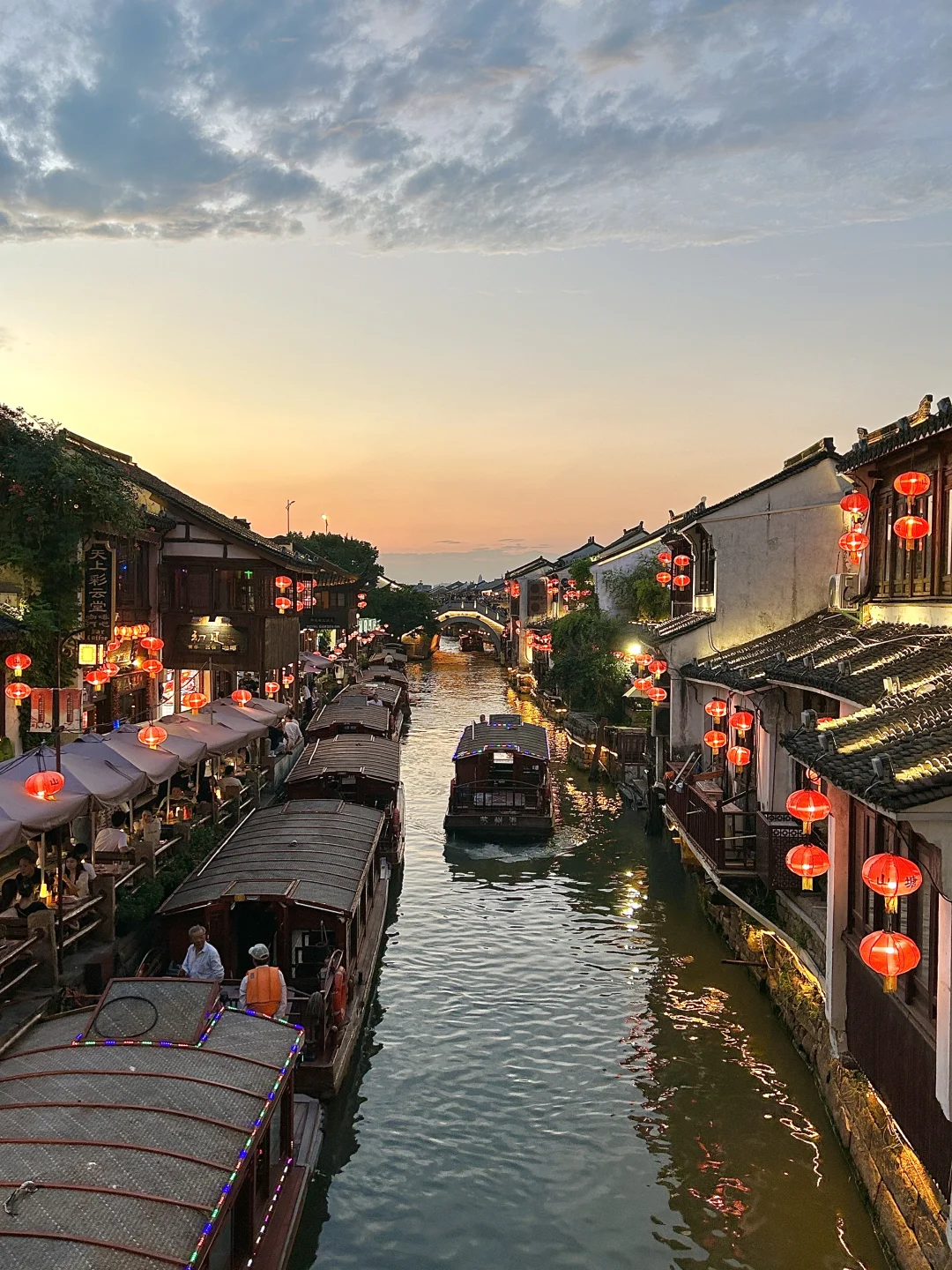 来苏州第一件事🥢直奔山塘街坐游船吃苏式面