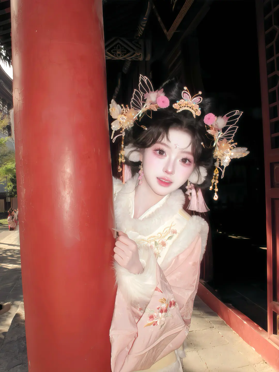 在苏州拍到了超适合圆脸饱饱的冬日汉服~