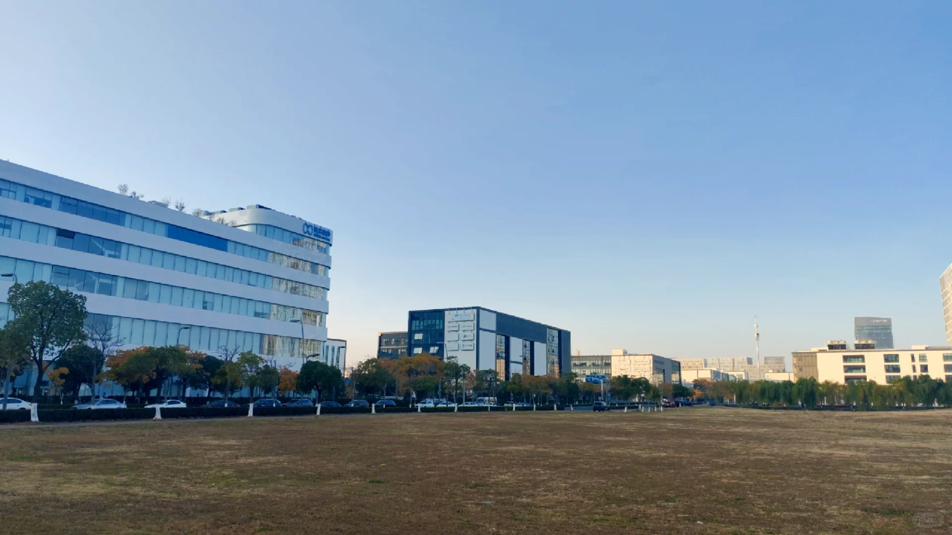 苏州纳米城最气派又帅气的厂；桐力光电